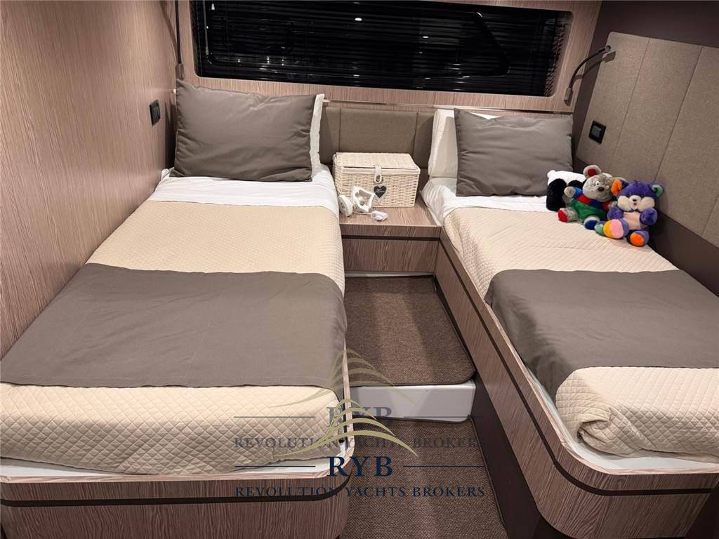 Azimut Atlantis 43