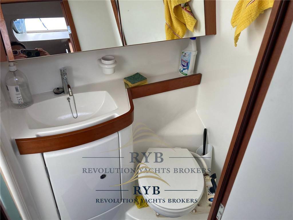 Beneteau Oceanis 43