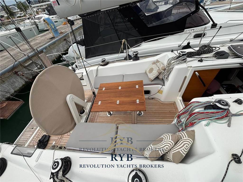 Italia yachts 10.98