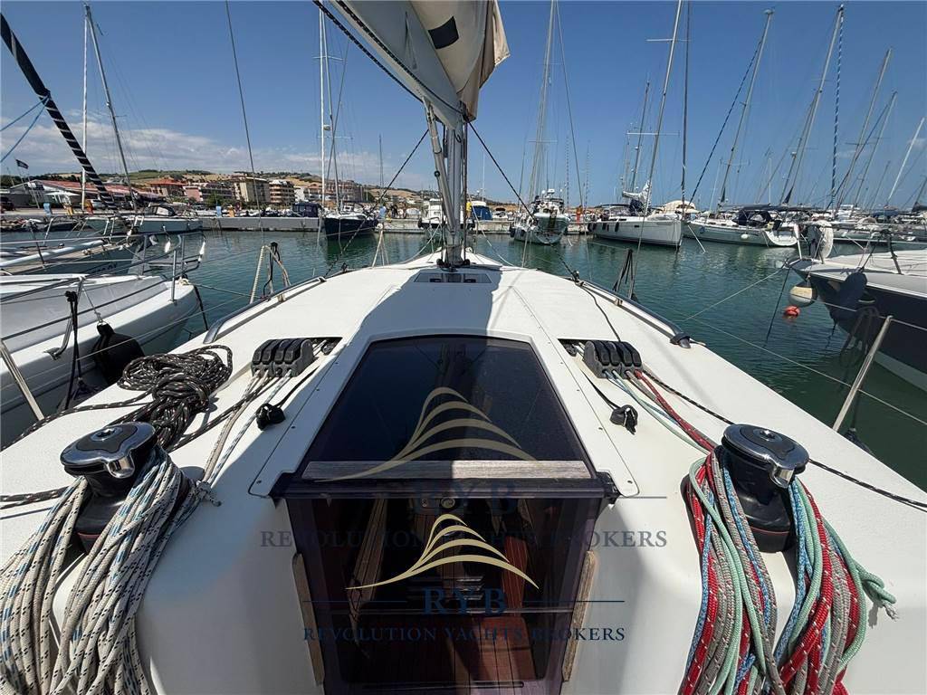 Italia yachts 10.98