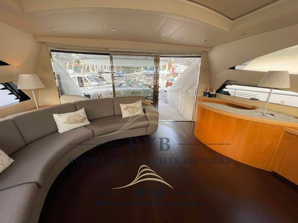 Pershing 76
