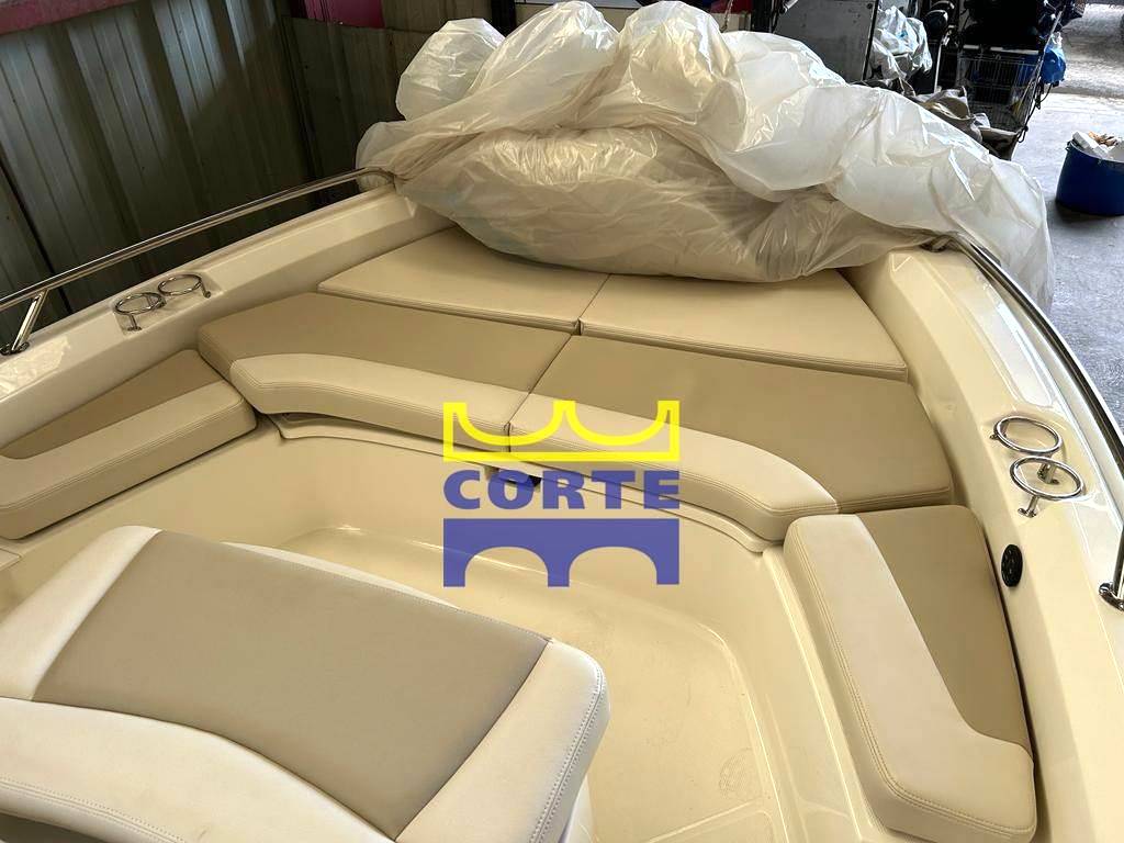 Boston whaler 210 dauntless