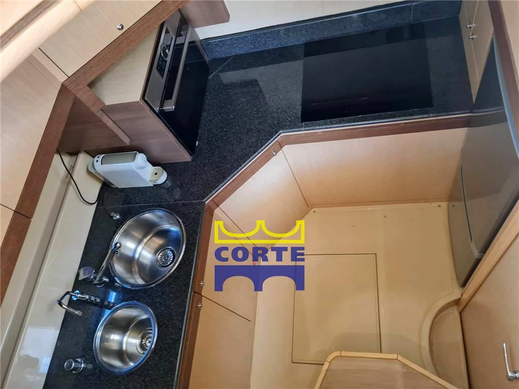 Ferretti yachts 550