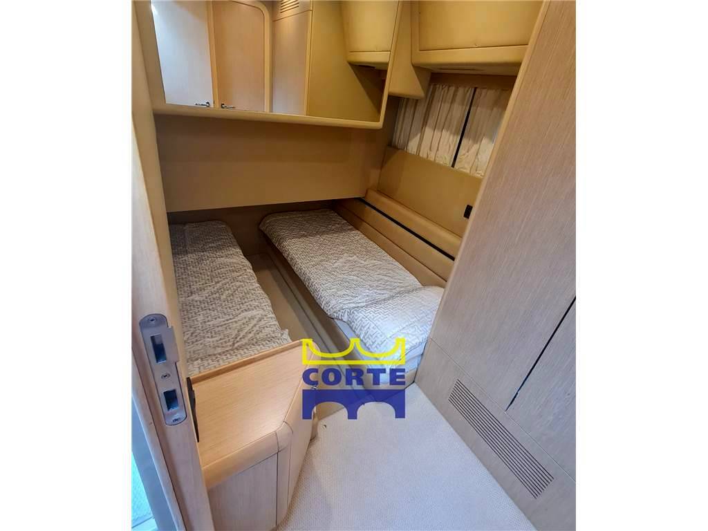 Ferretti yachts 550