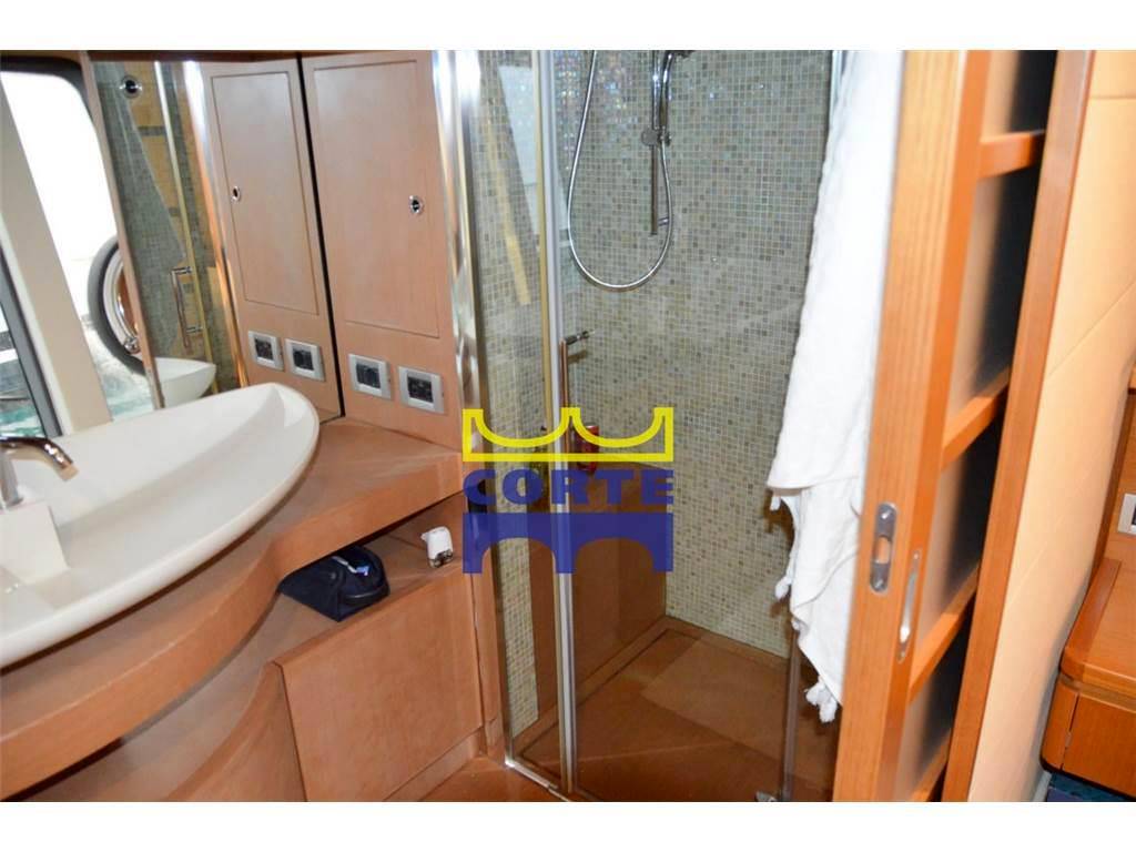 Ferretti yachts 780
