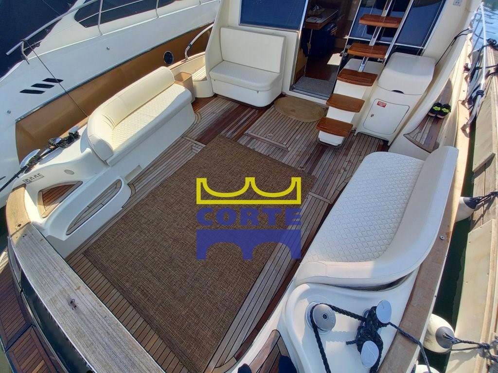 Mochi craft Dolphin 54 suntop