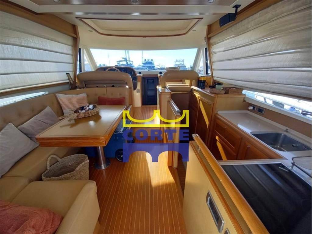 Mochi craft Dolphin 54 suntop