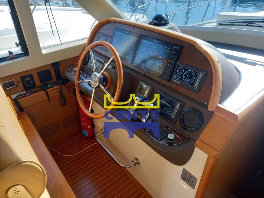 Mochi craft Dolphin 54 suntop
