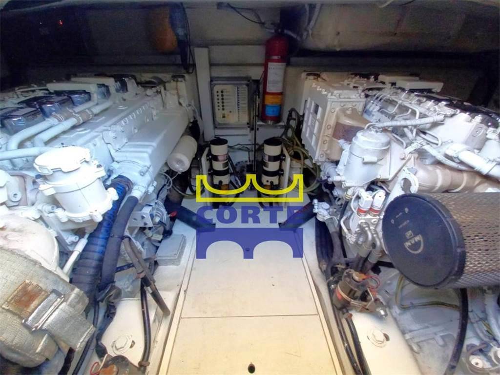 Mochi craft Dolphin 54 suntop