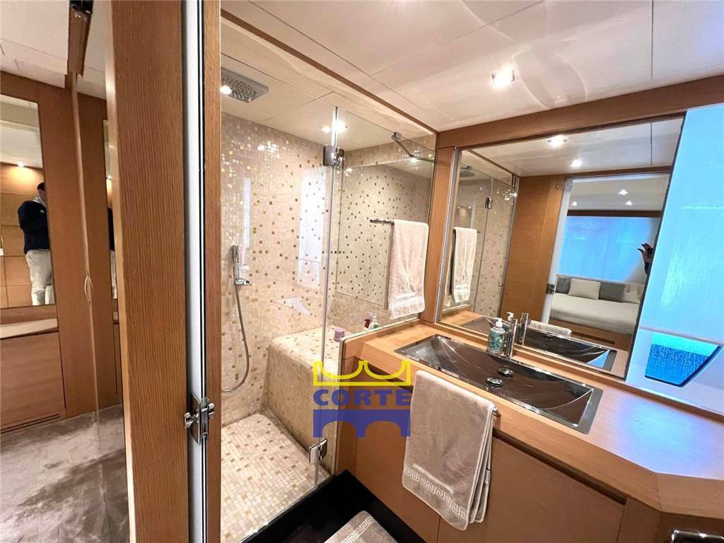 Pershing 80'