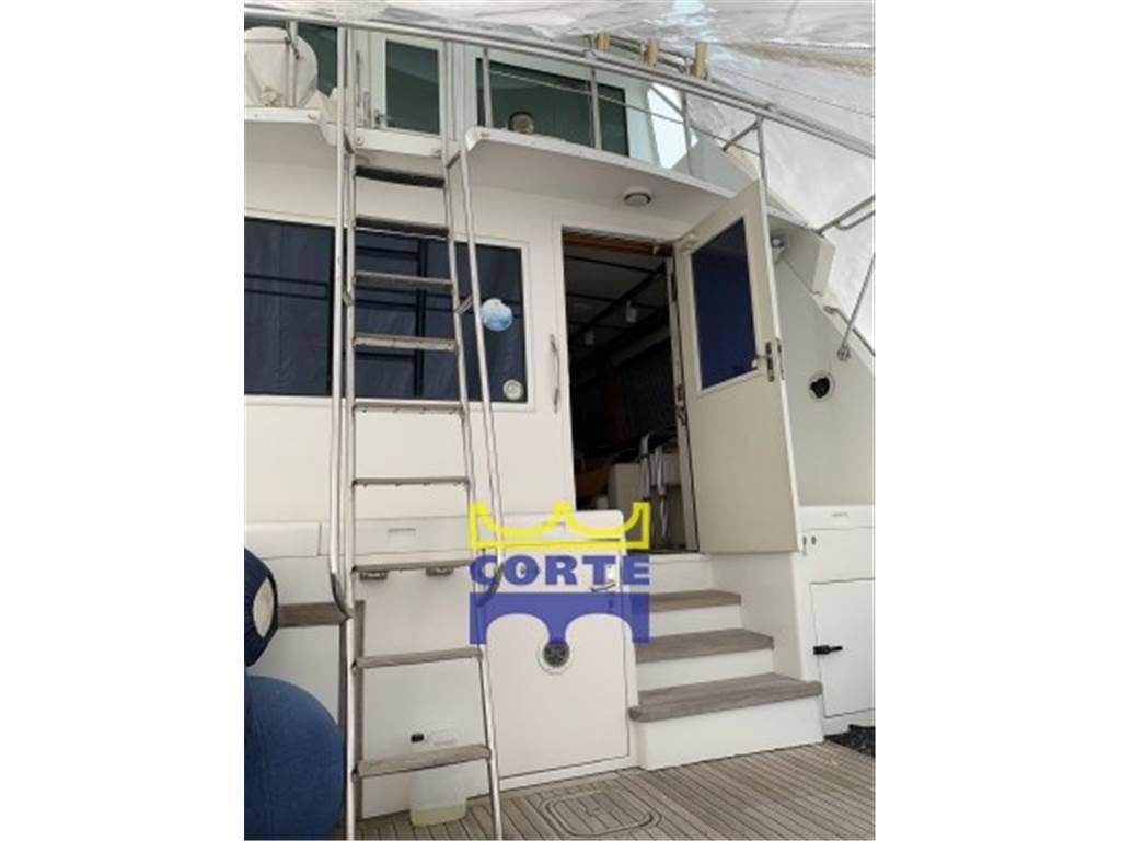 Hatteras 65 convertible