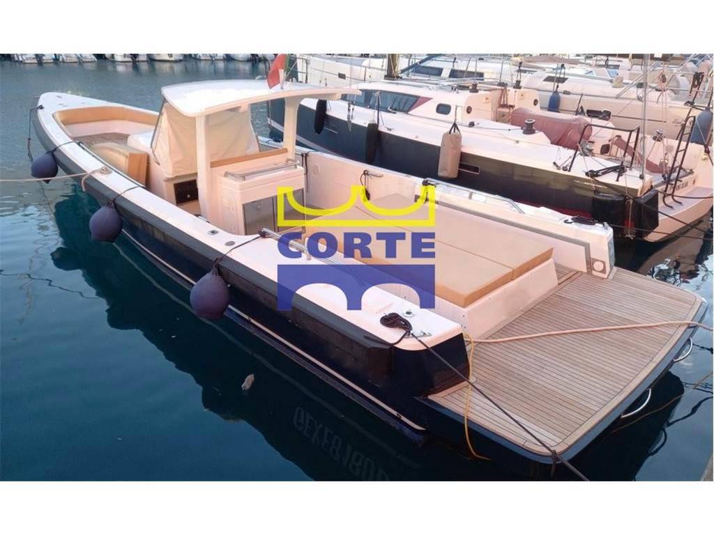 Multiplast Custom tender 12