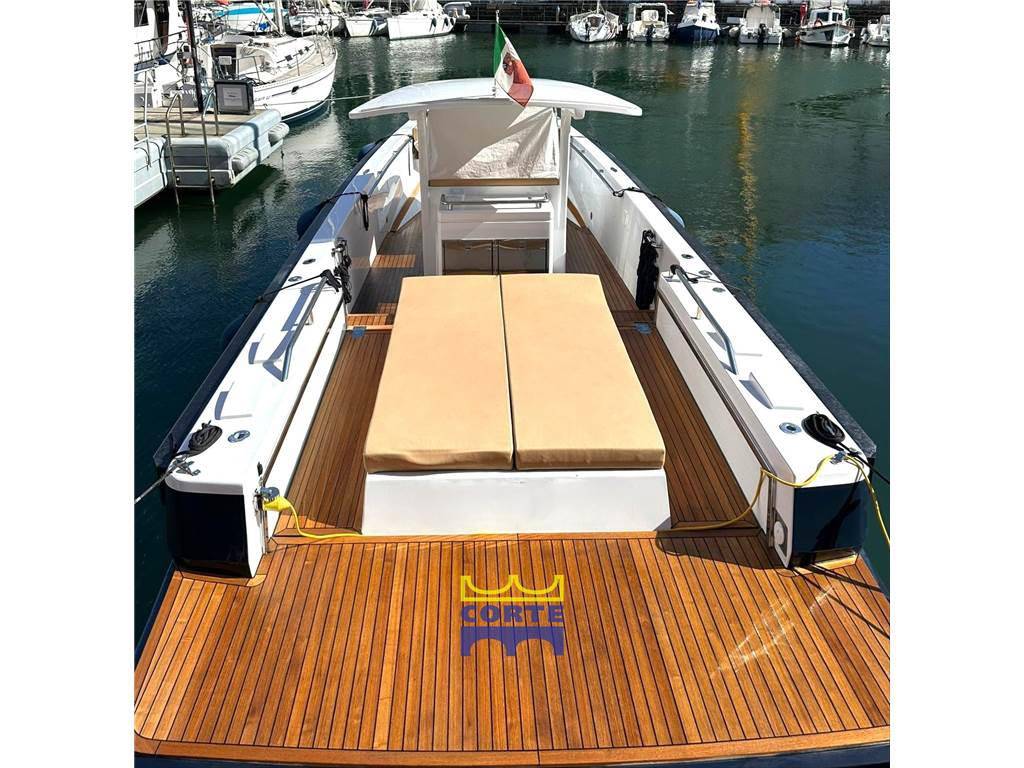 Multiplast Custom tender 12