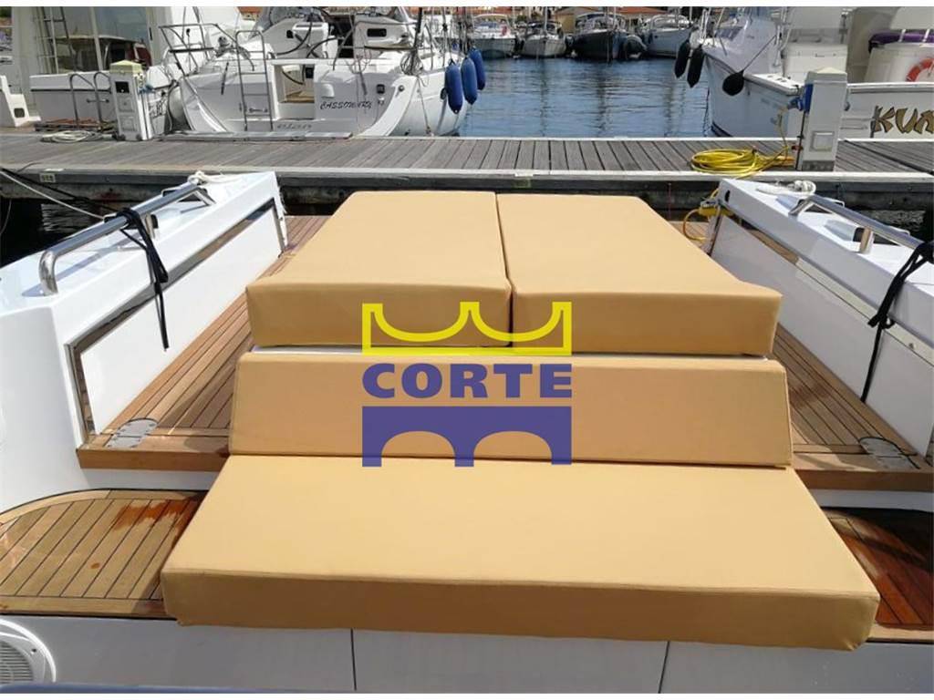 Multiplast Custom tender 12