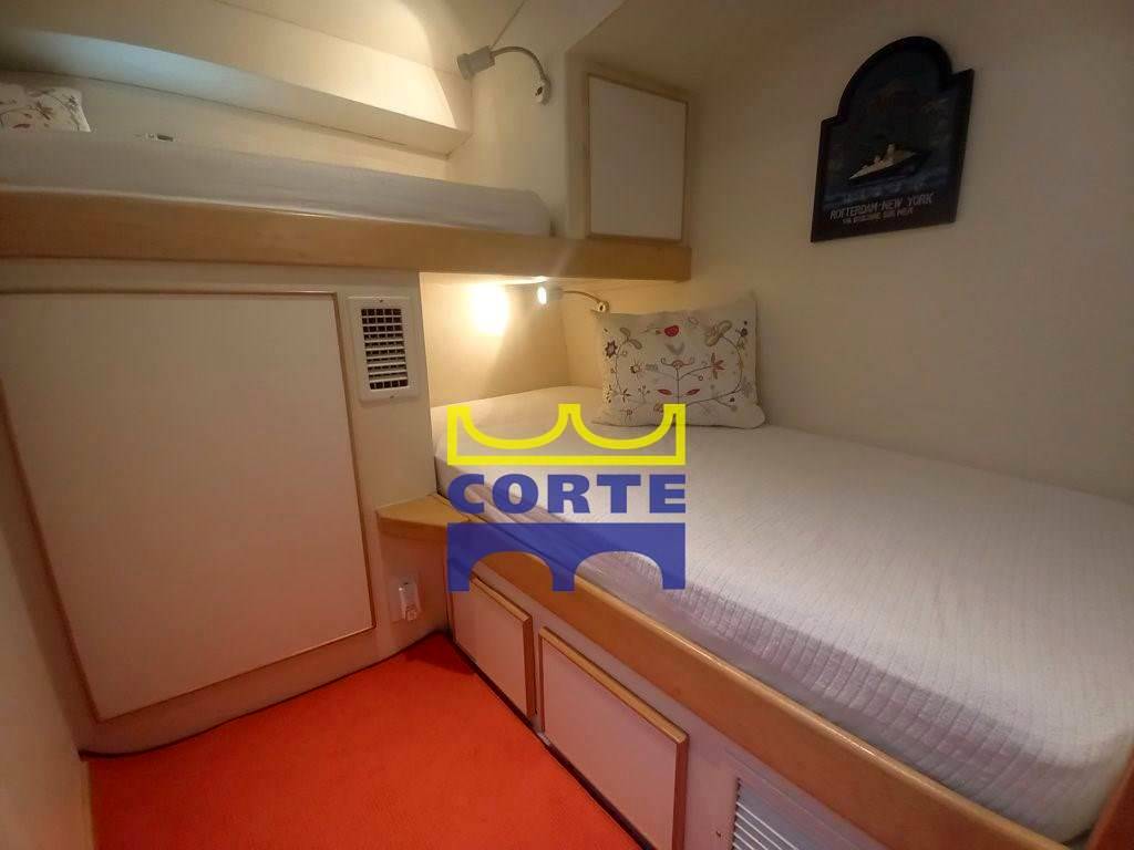 Bertram yacht 43' convertible
