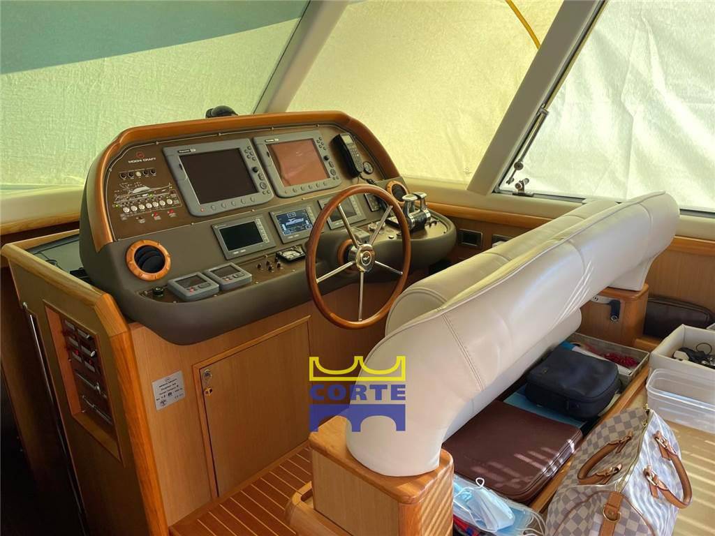 Mochi craft Dolphin 64 sun top immatricolato 2010