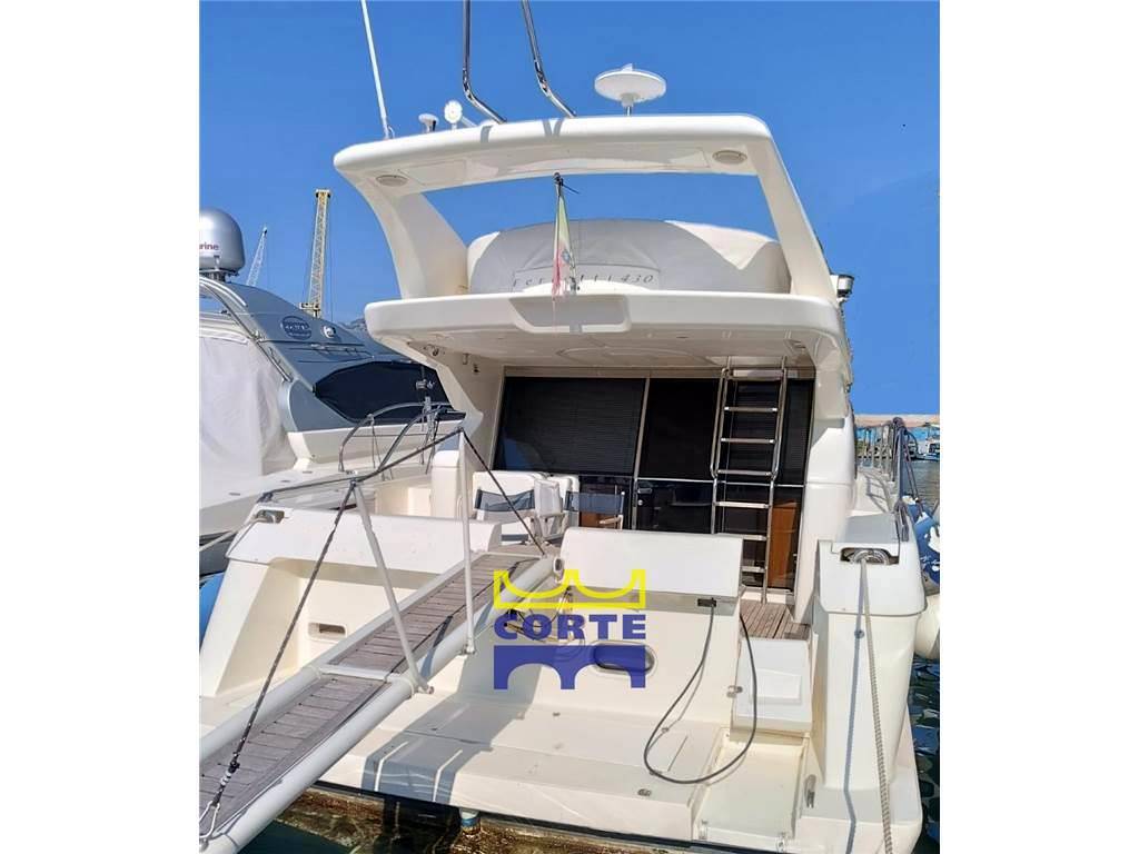 Ferretti yachts 430