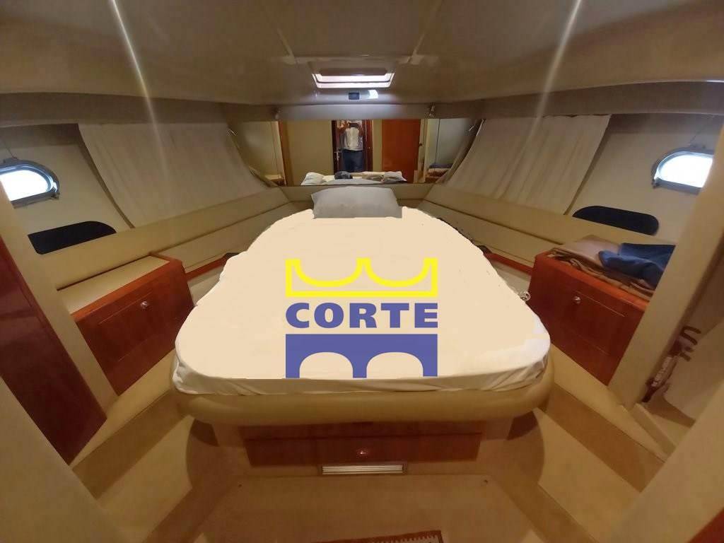 Ferretti yachts 430