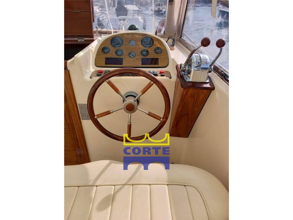 Fratelli aprea 750 cabin