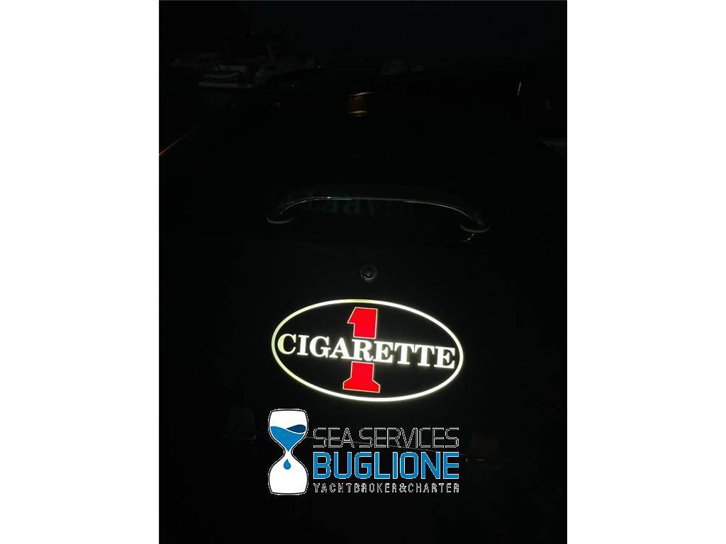 Cigarette 35' cafe racer