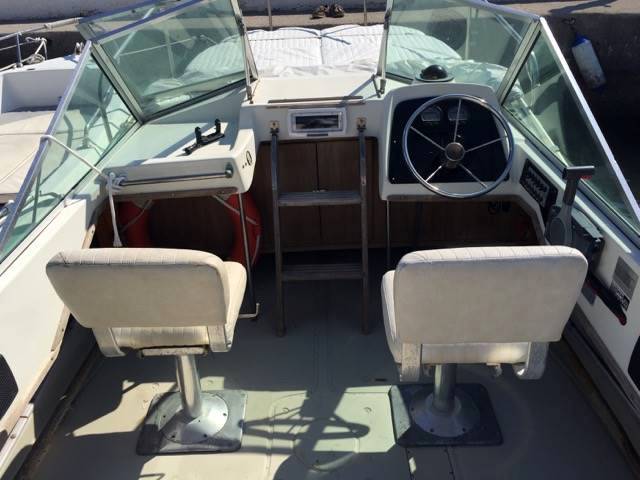 Boston whaler 21 revenge