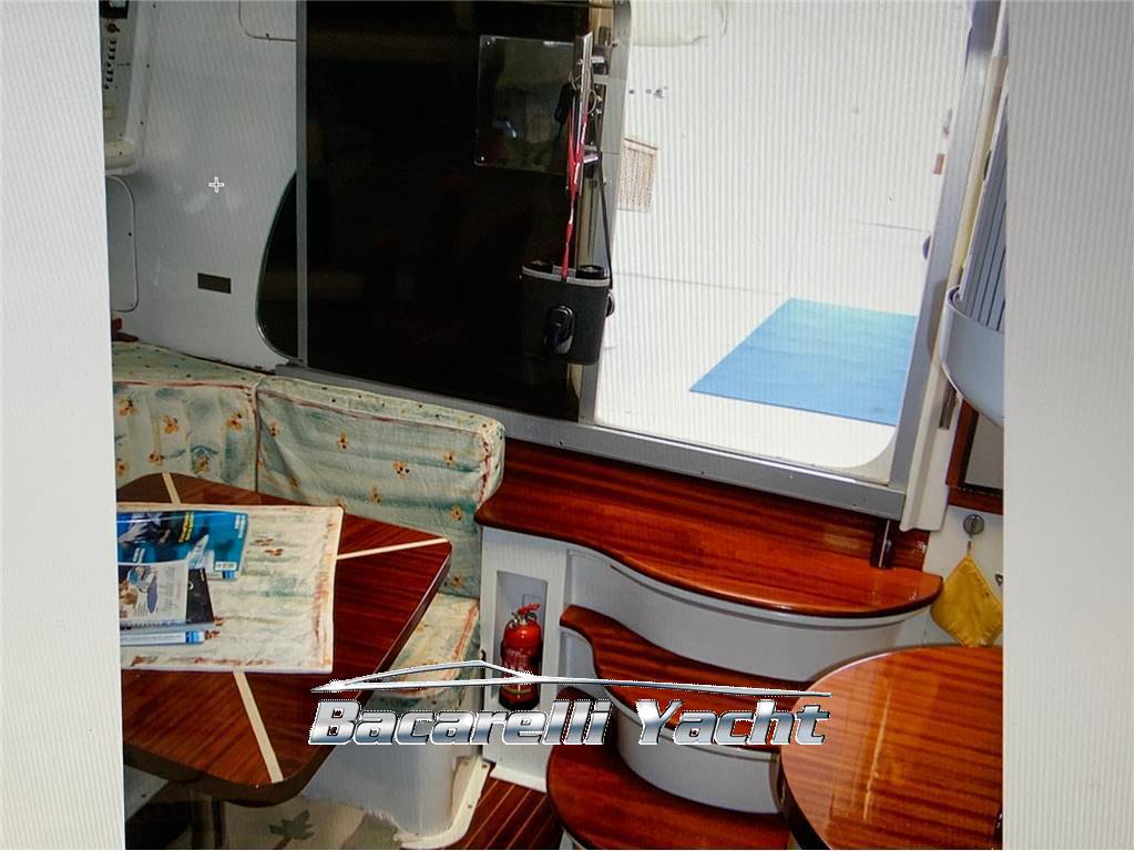 Bertram yacht 38 Trojan express