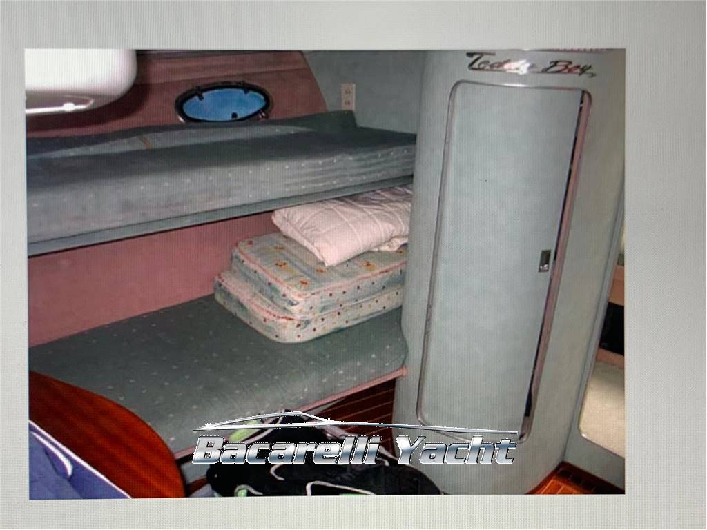 Bertram yacht 38 Trojan express