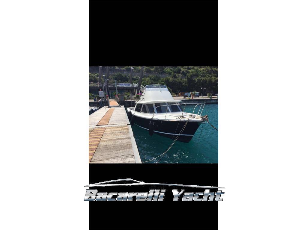Bertram 31 fly
