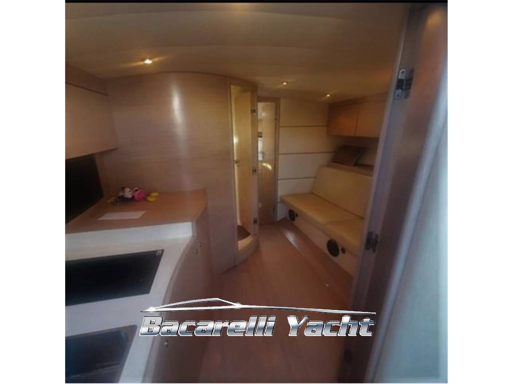 Tornado 44 Flush deck