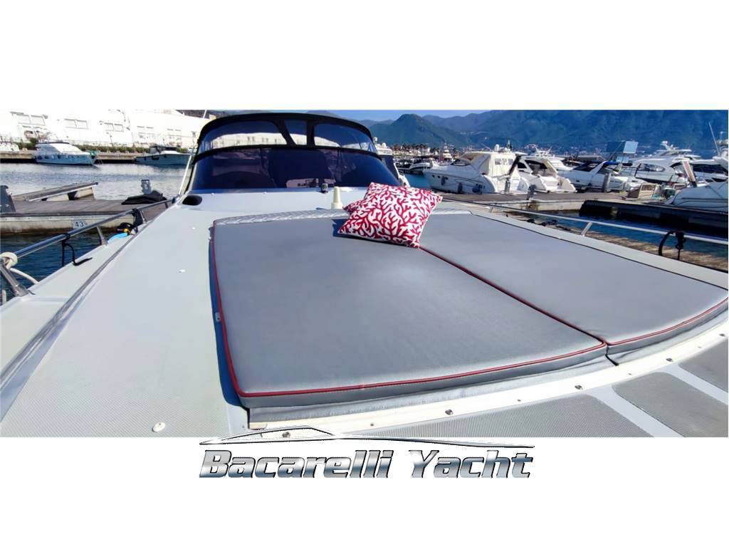 Tornado 44 Flush deck