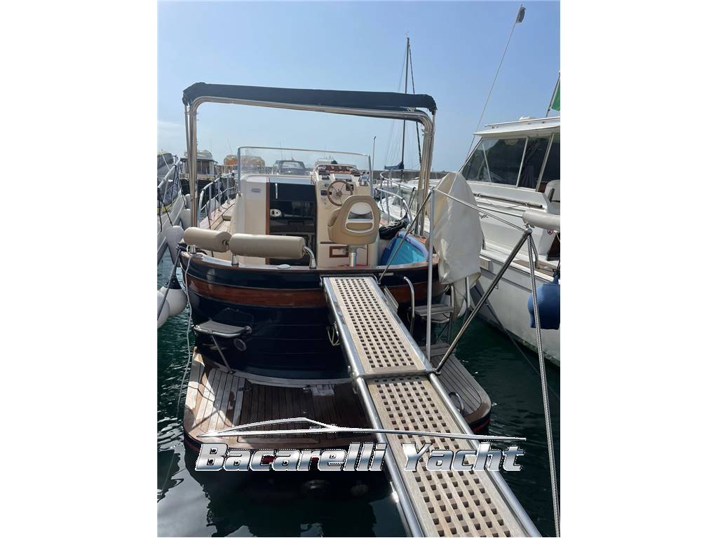 Gozzo parisi Ponza 900 cabin