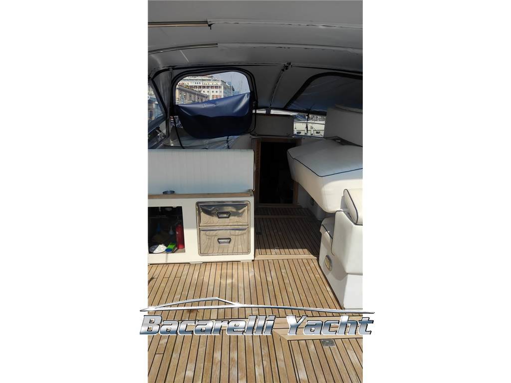 Tornado 38 flush deck natante