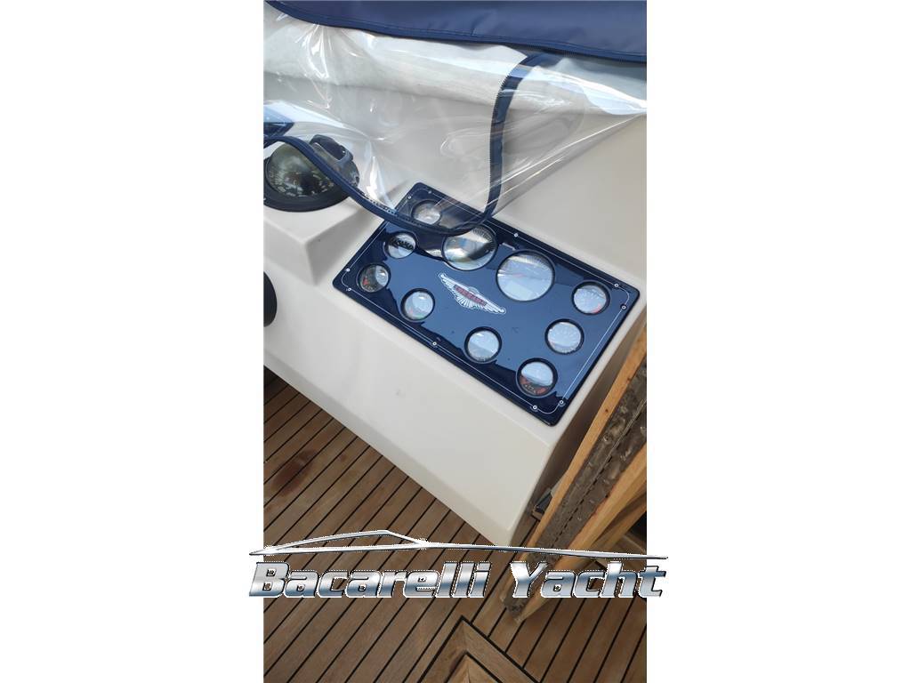 Tornado 38 flush deck natante