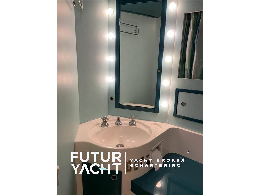Riva Coral 45