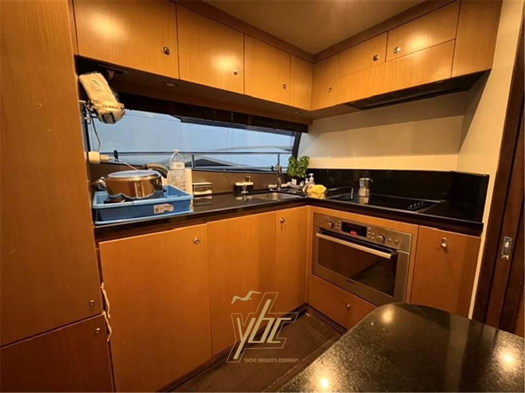 Ferretti yachts 630