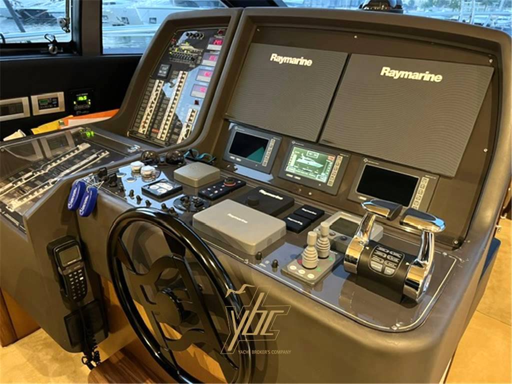 Ferretti yachts 630