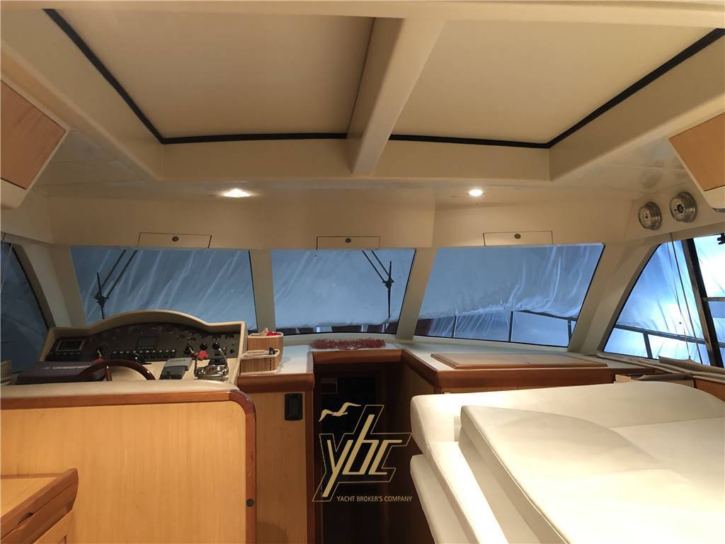 Solare yachts 43