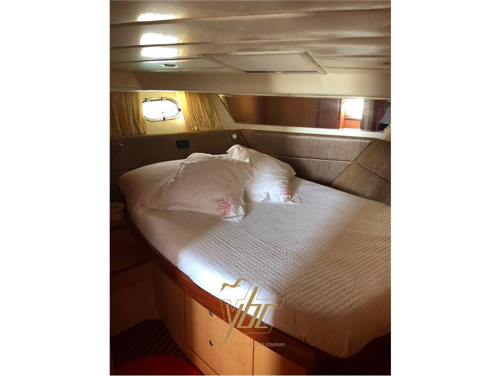Solare yachts 43