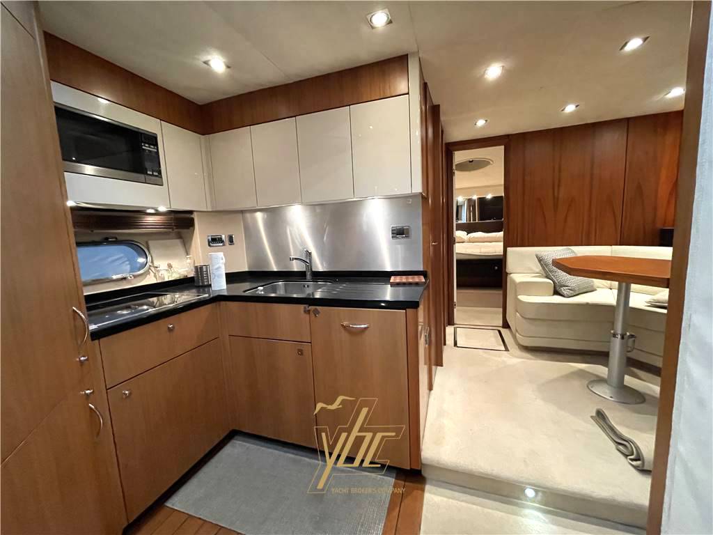 Sunseeker yachts Predator 64