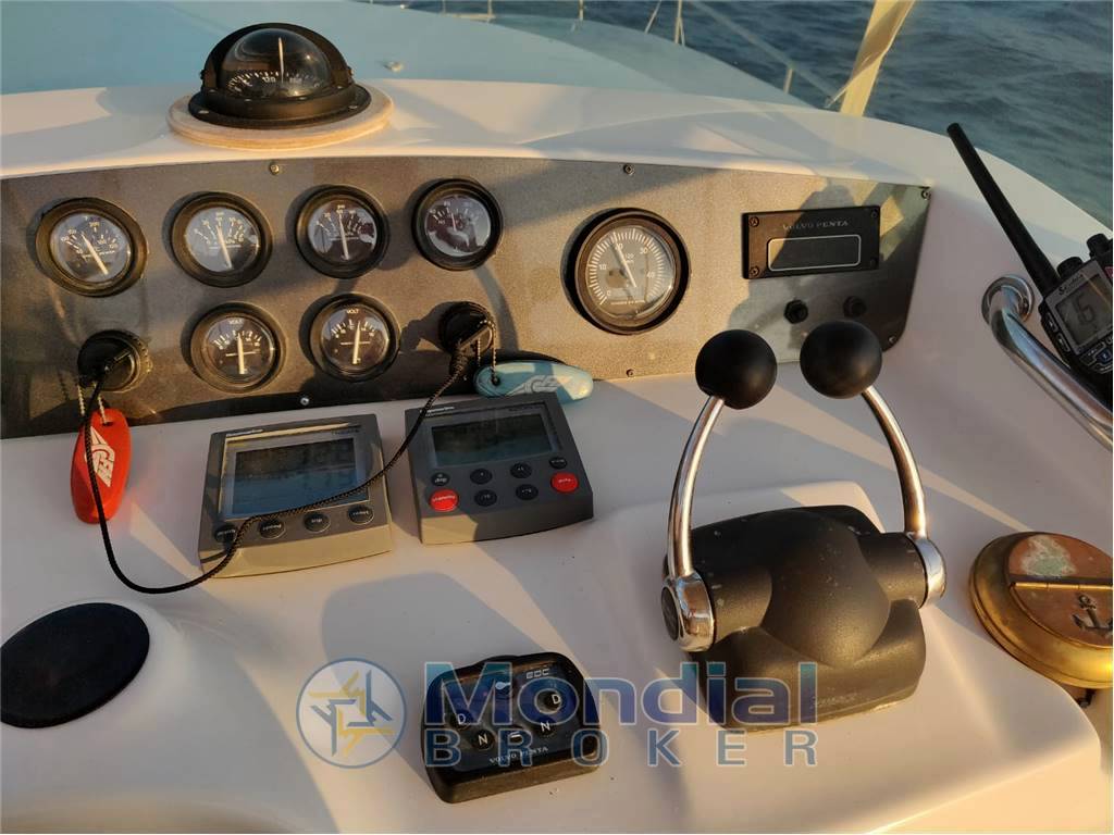 Lagoon Power 43