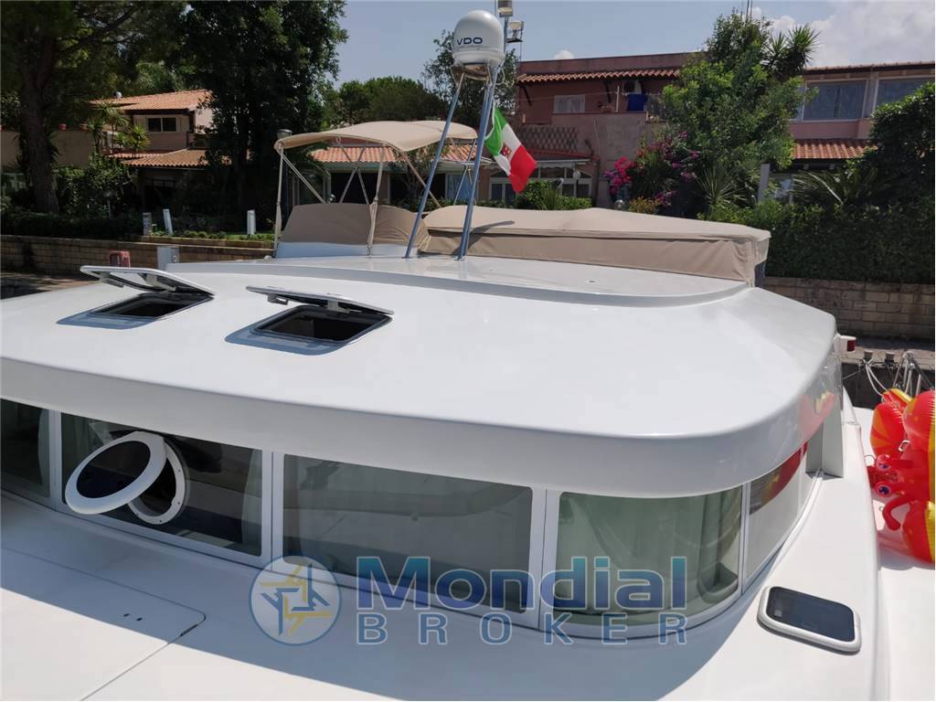 Lagoon Power 43