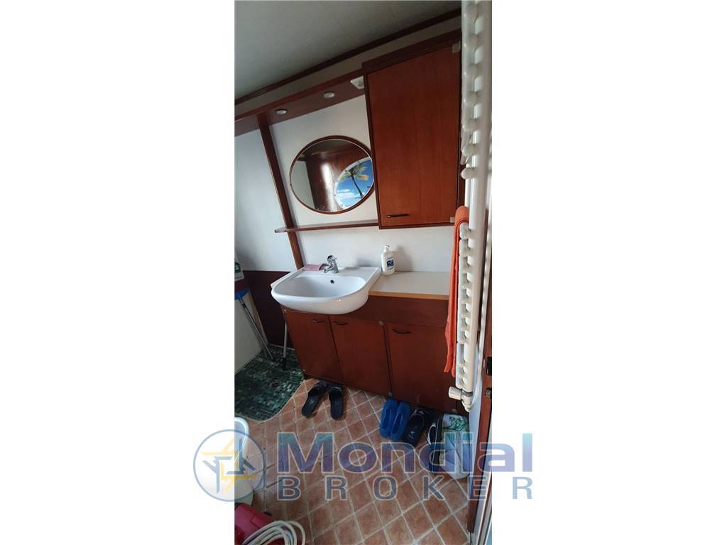 House boat House boat