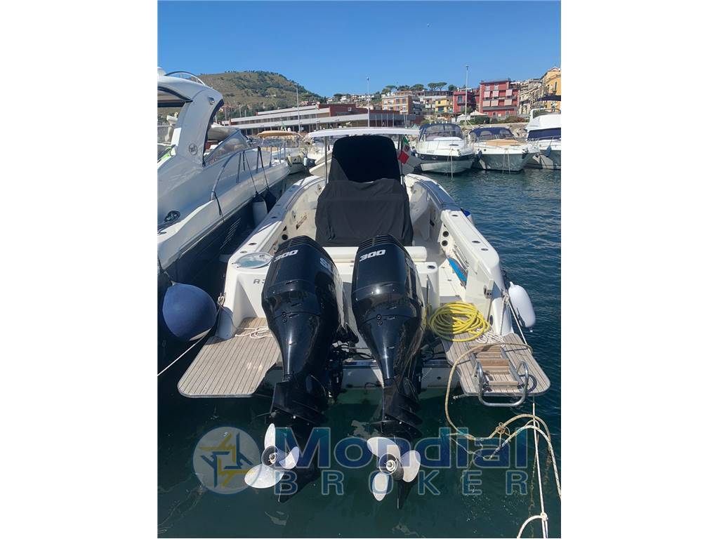 Robalo R 300 t-top - motori nuovi 2022 suzuki