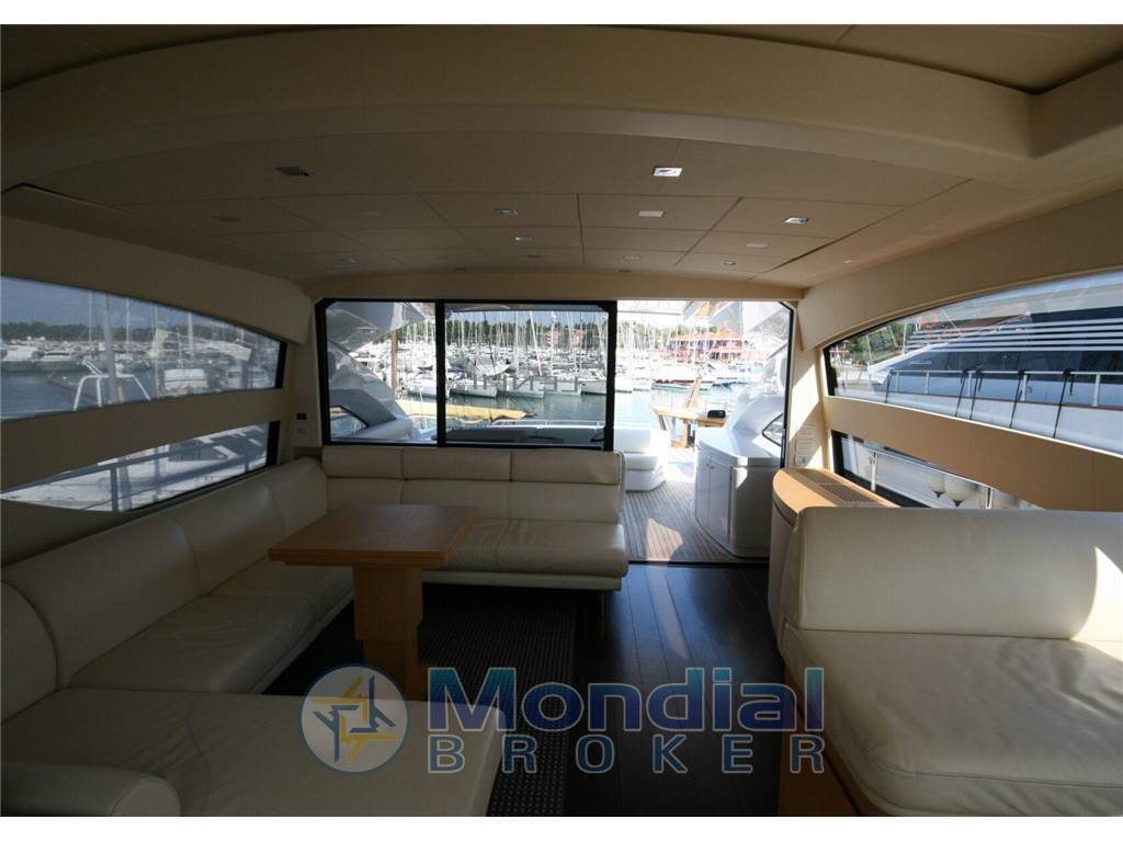 Pershing 64