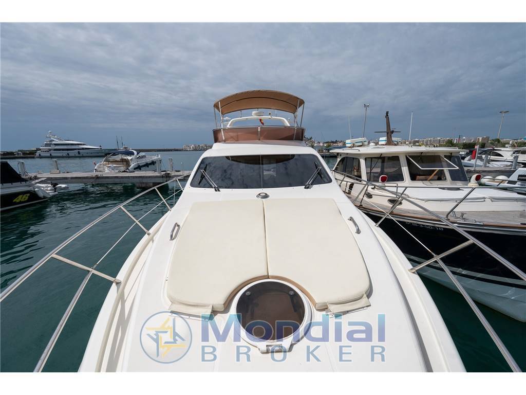 Azimut yacht 50 fly