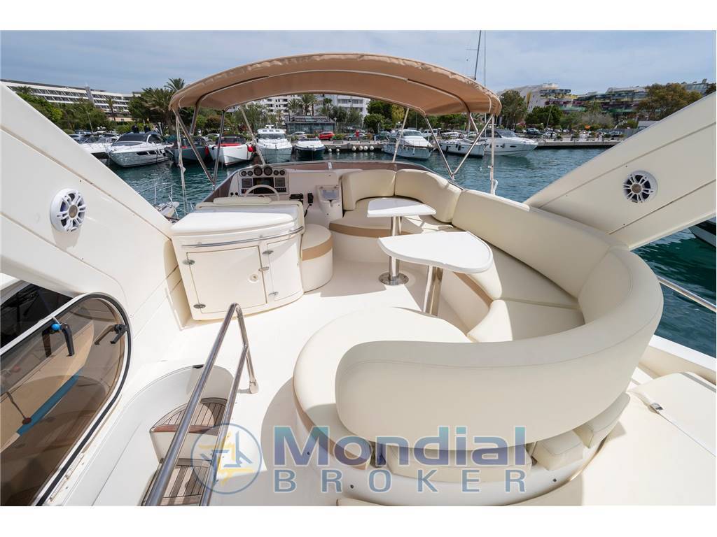 Azimut yacht 50 fly