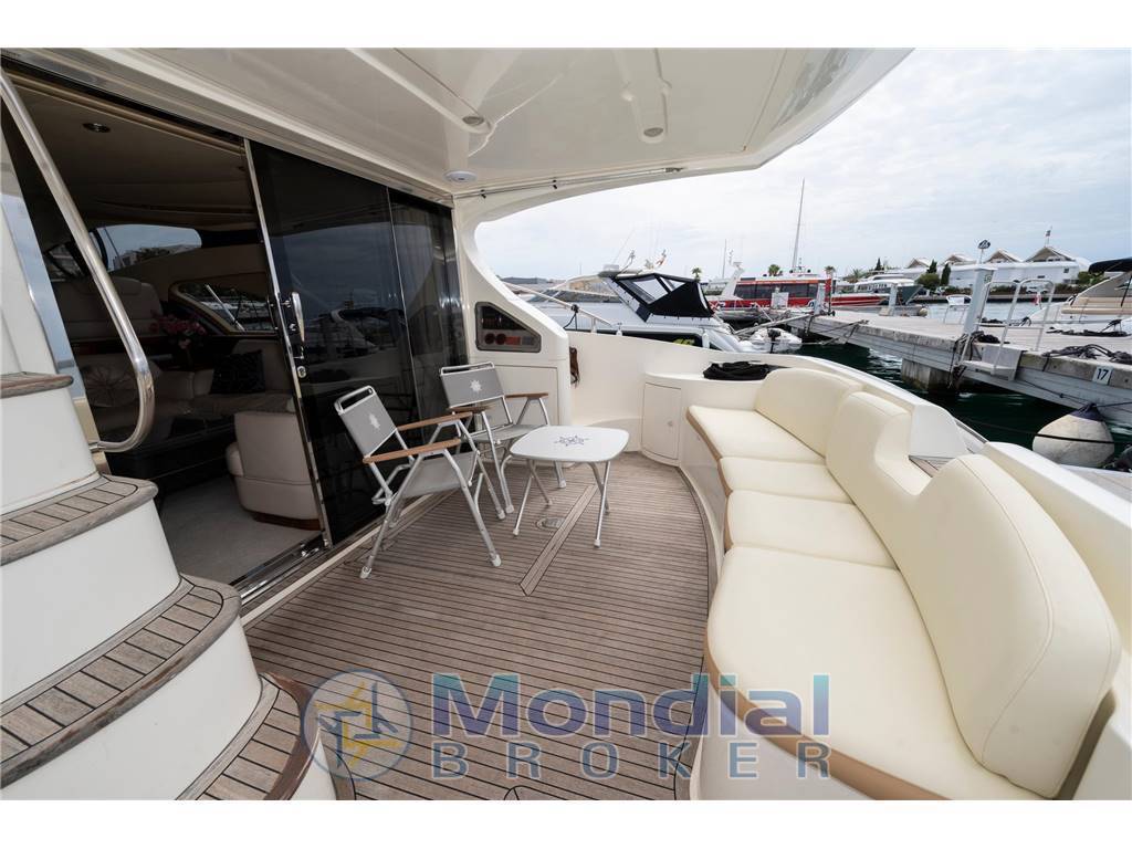 Azimut yacht 50 fly
