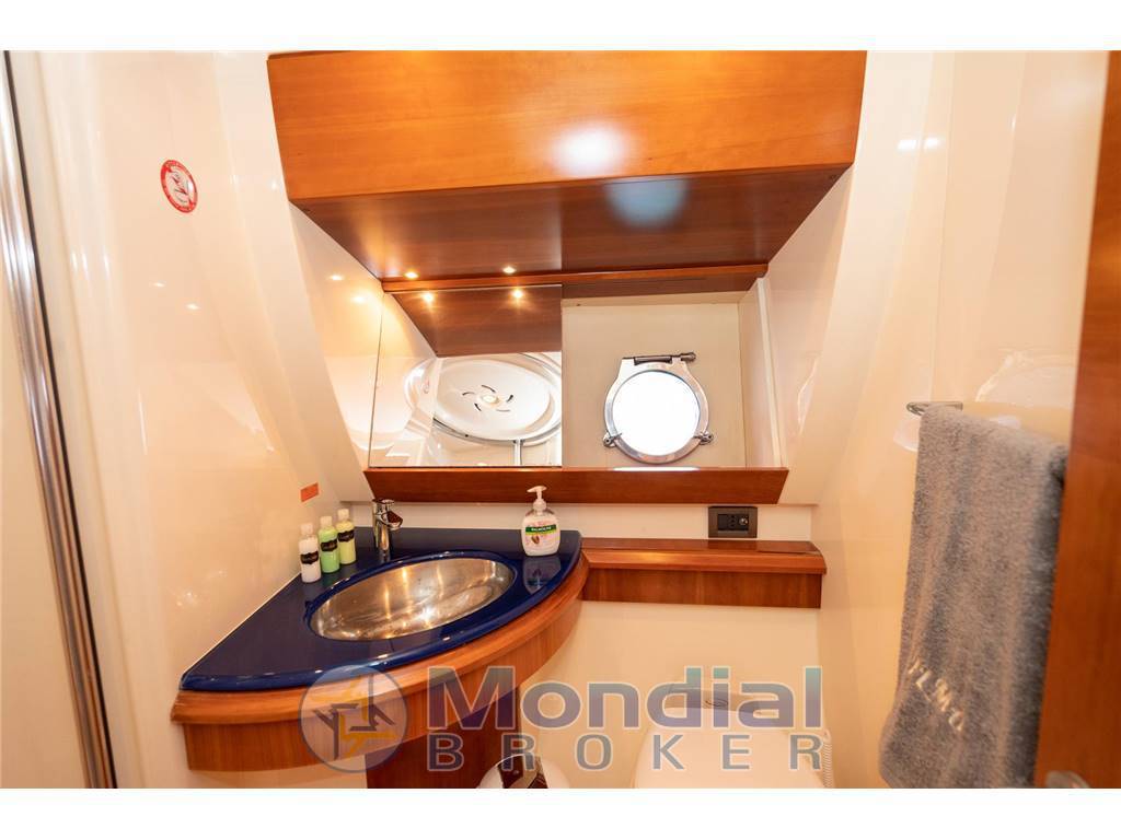 Azimut yacht 50 fly