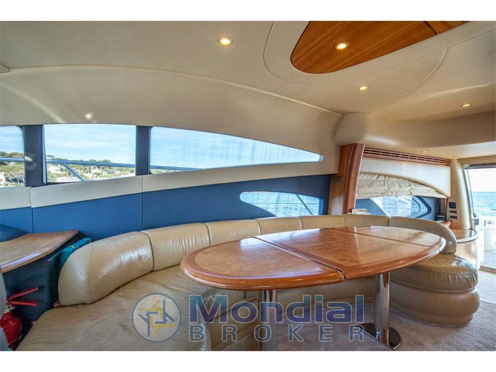 Azimut 62 fly