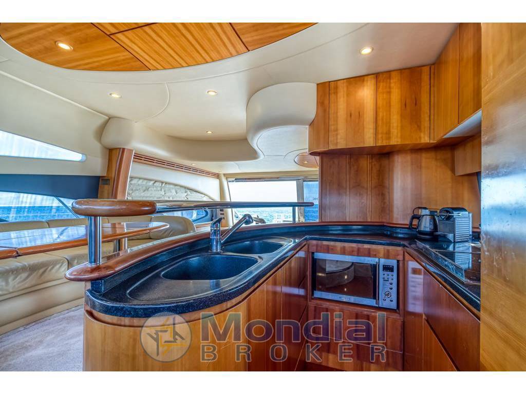 Azimut 62 fly